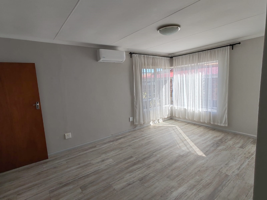 3 Bedroom Property for Sale in De Kelders Western Cape